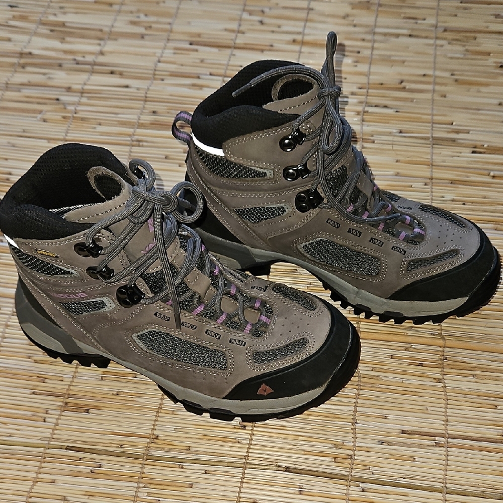 Vasque Women's Gray and Black Hiking Shoes